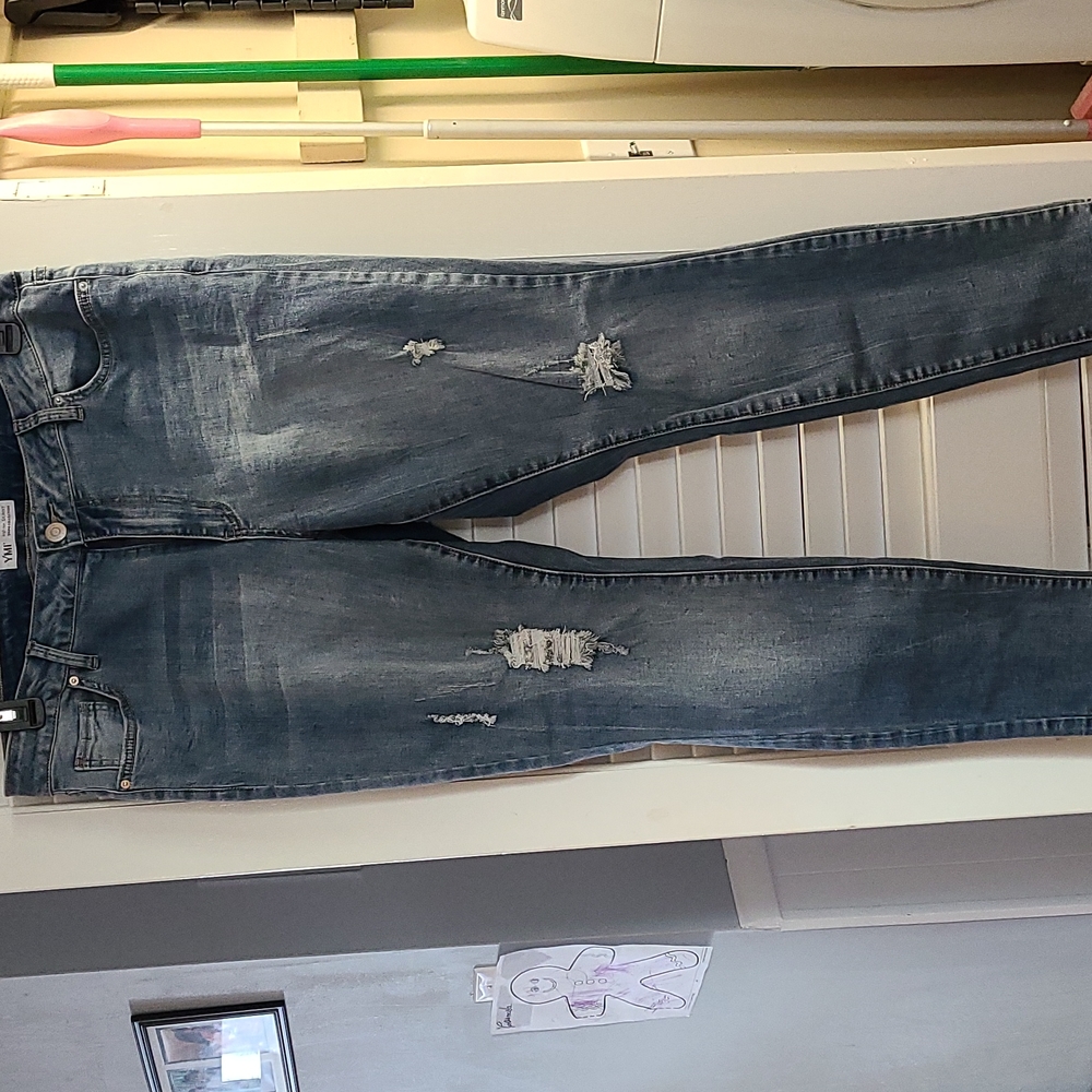 YMI distressed jegging